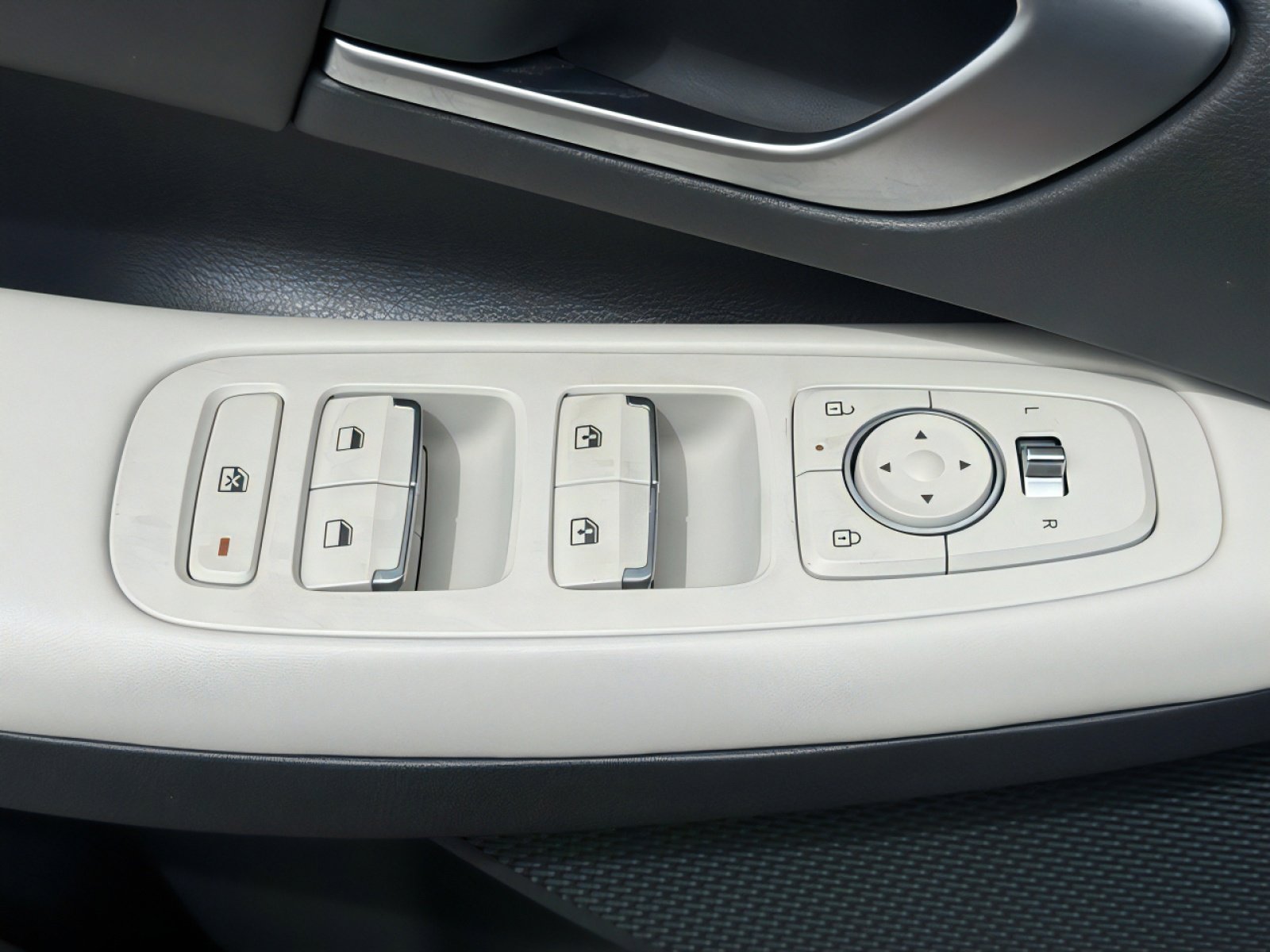 Used 2024 Hyundai Sonata SEL w/ Convenience Package FWD image 16