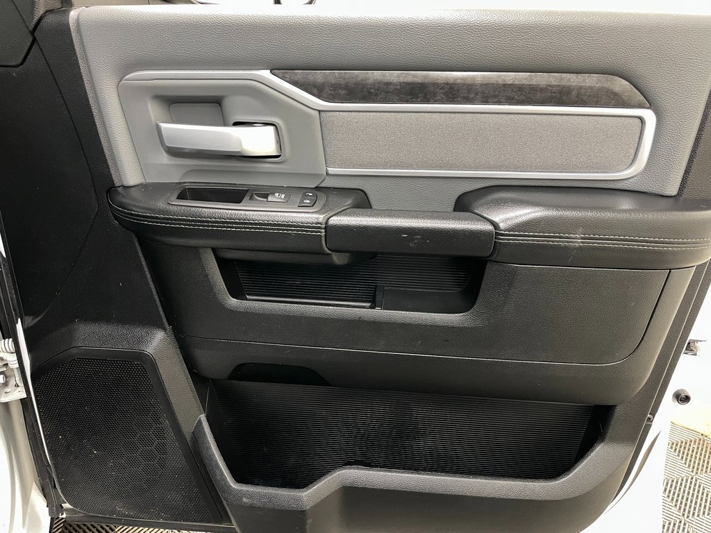 Used 2022 RAM 3500 Big Horn image 38