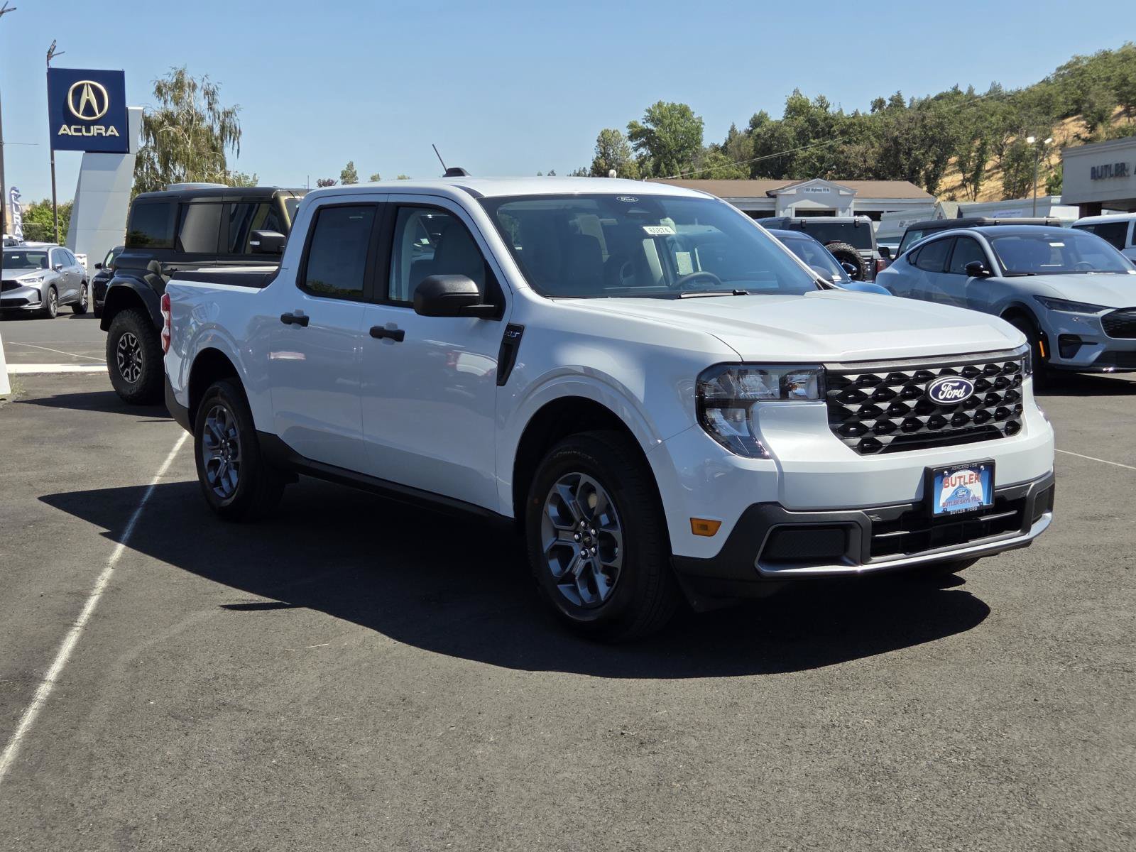 New 2026 Ford Maverick XLT w/ Equipment Group 301A AWD/4WD image 3