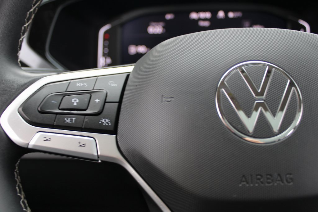 Certified 2022 Volkswagen Taos SEL image 13