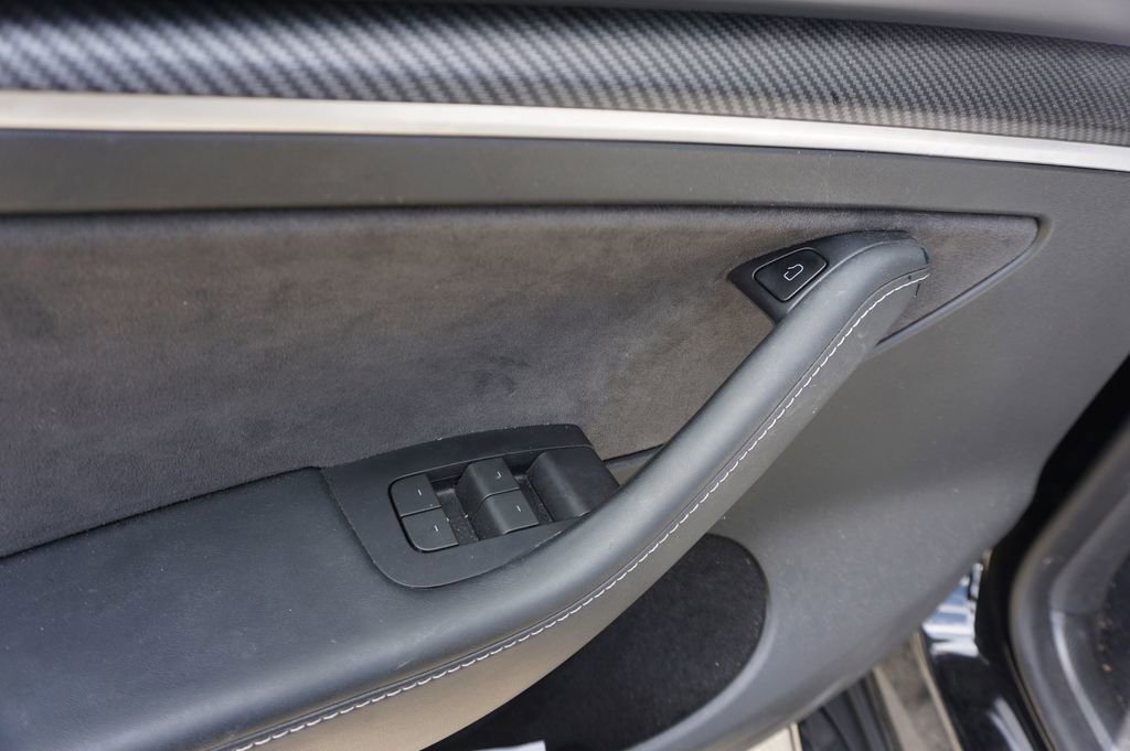 Used 2023 Tesla Model Y Long Range image 4