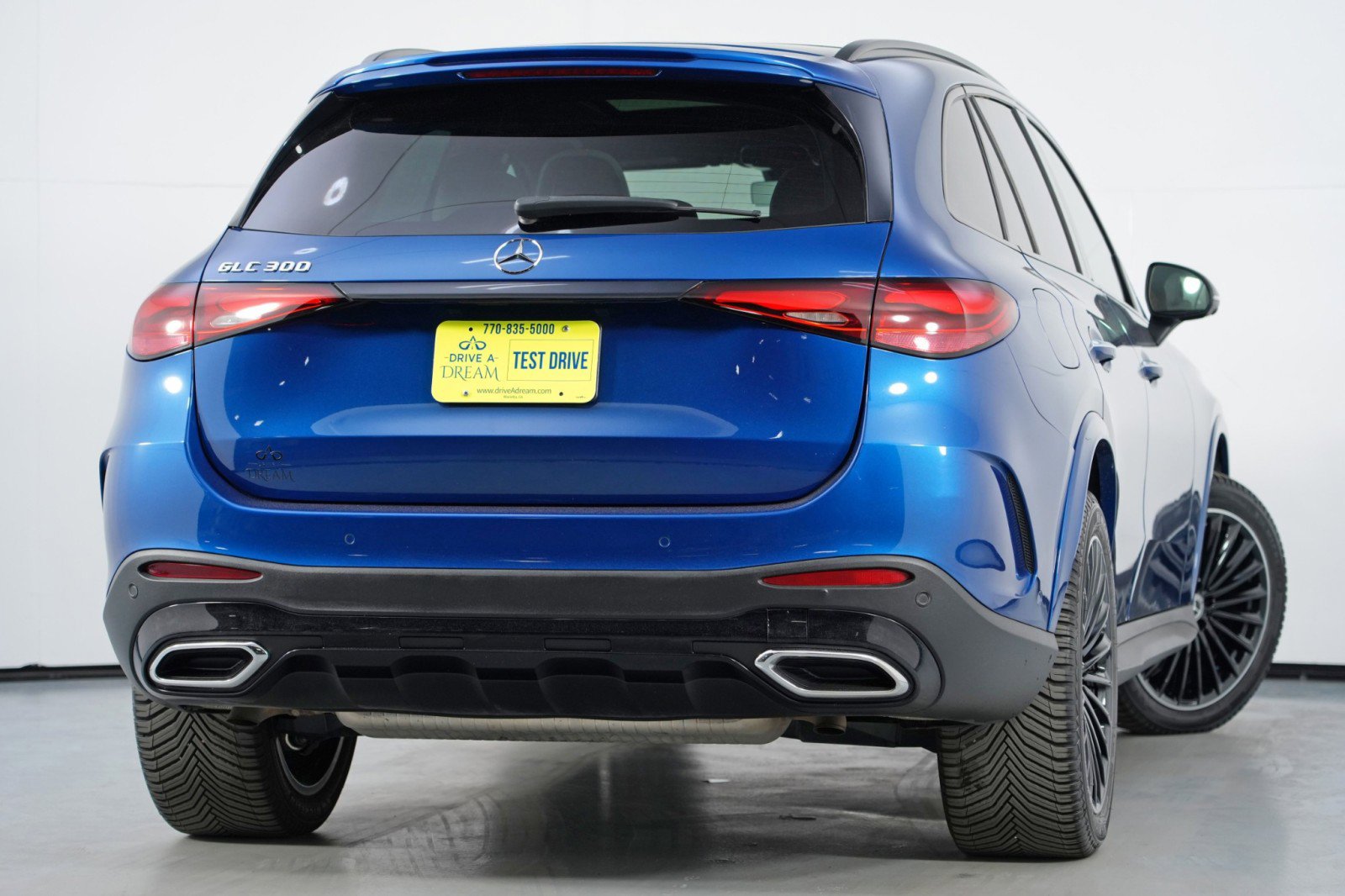 Used 2023 Mercedes-Benz GLC 300 w/ AMG Line image 5