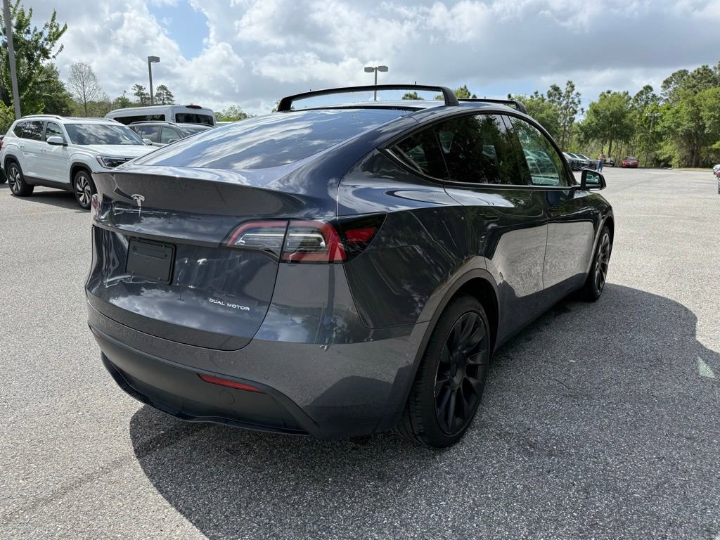 Used 2022 Tesla Model Y Long Range image 9