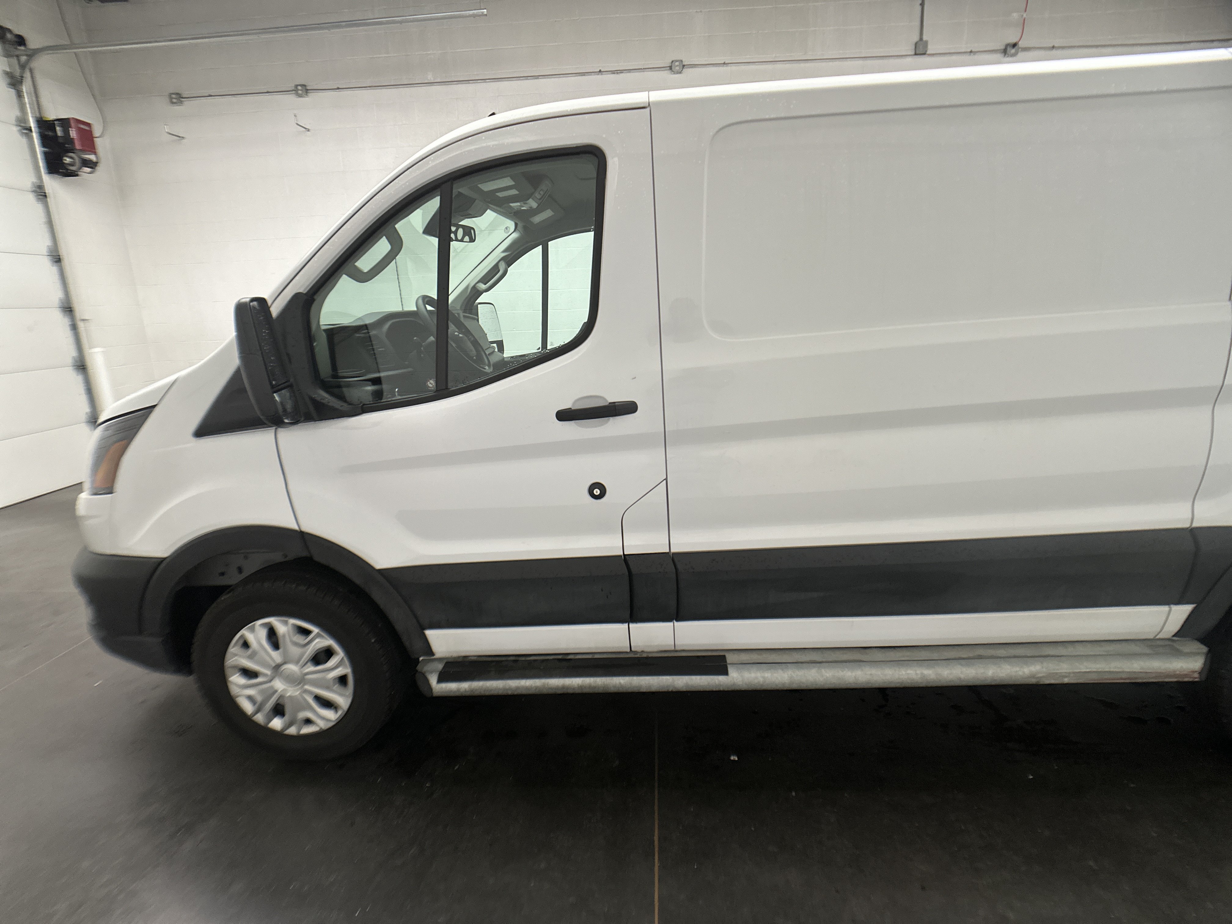 Used 2025 Ford Transit 250 Low Roof w/ Exterior Upgrade Package RWD image 5