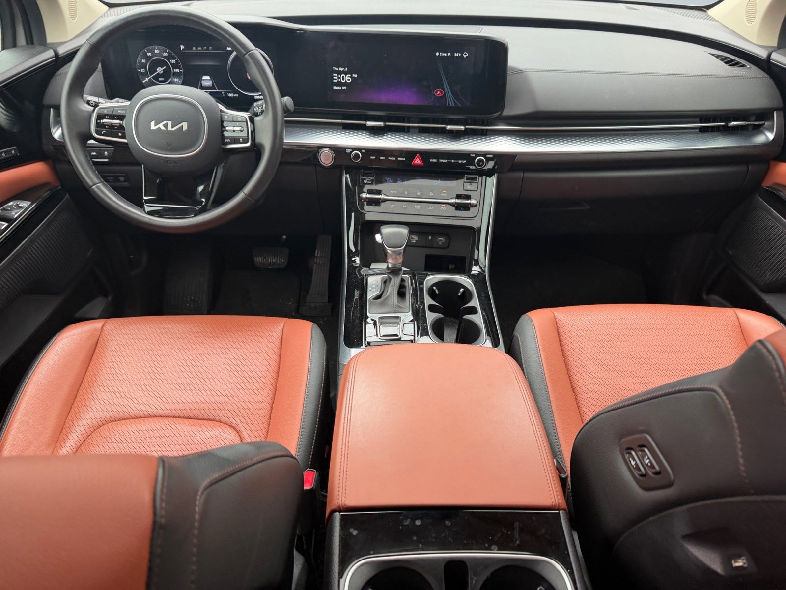 Used 2024 Kia Carnival SX Prestige image 12