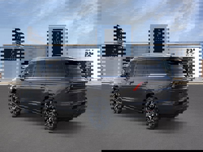 New 2026 Lincoln Navigator Black Label AWD/4WD image 4