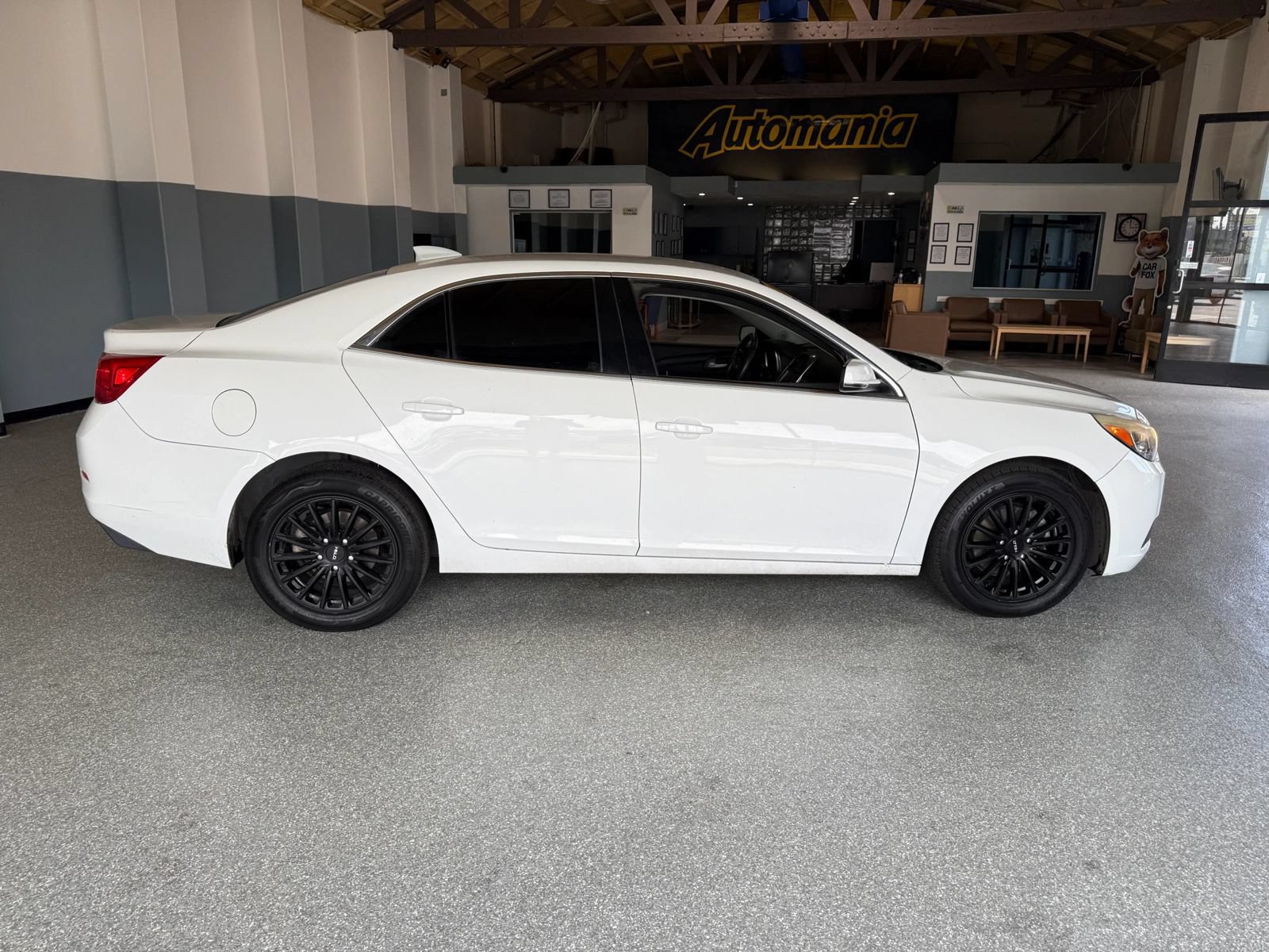 Used 2016 Chevrolet Malibu LT FWD image 8