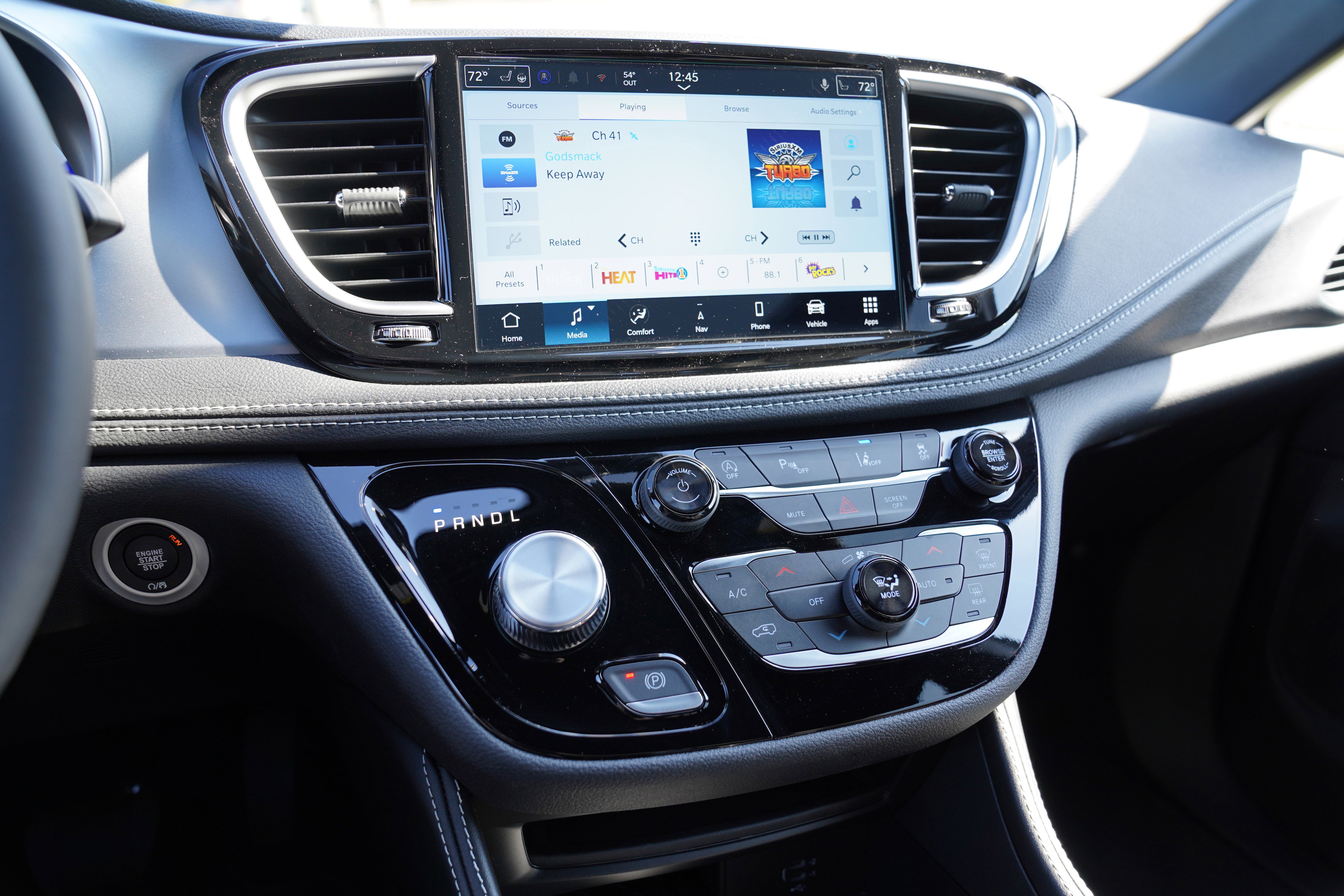 New 2026 Chrysler Pacifica Limited image 19