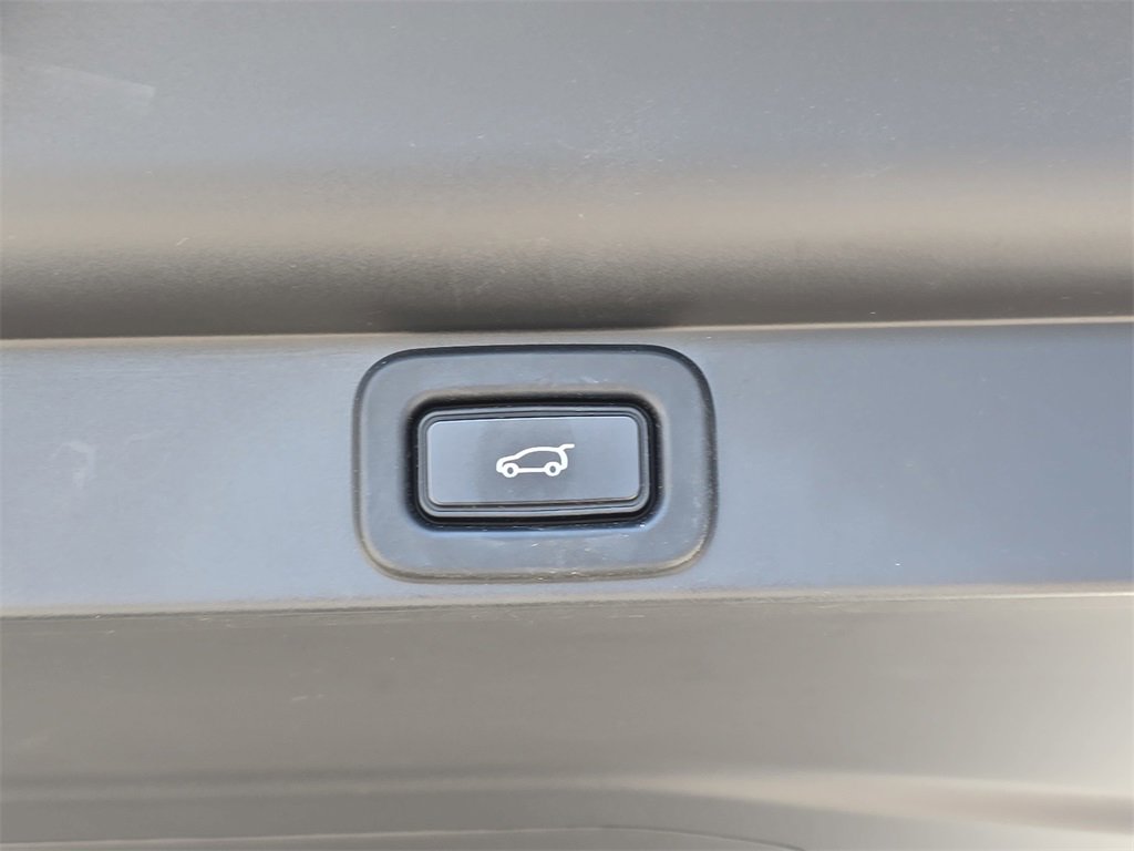 Certified 2023 Land Rover Range Rover SE image 13