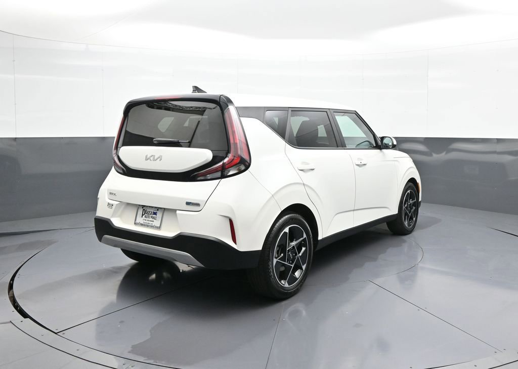 Used 2023 Kia Soul EX FWD image 6