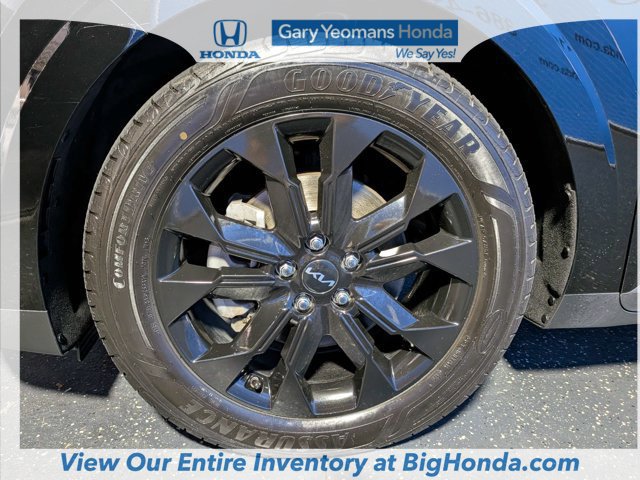 Used 2023 Kia Carnival SX Prestige FWD image 14