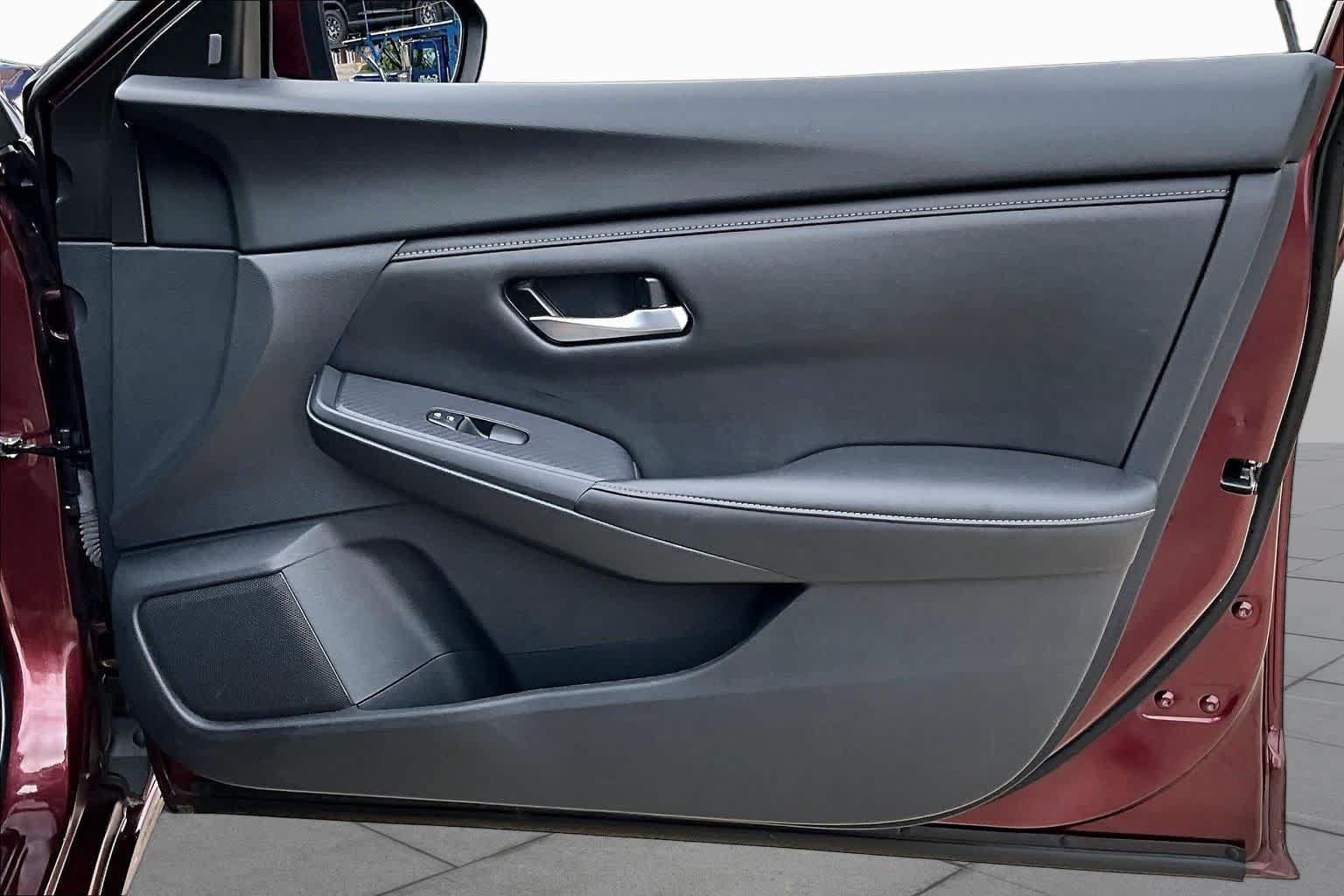 Used 2024 Nissan Sentra SV FWD image 23