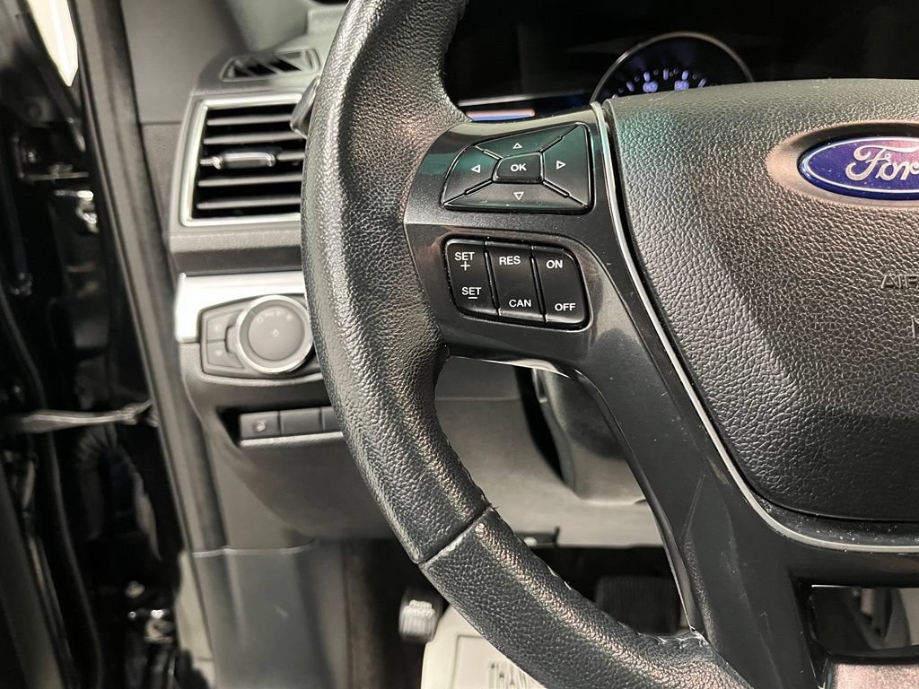 Used 2018 Ford Explorer Limited AWD/4WD image 29
