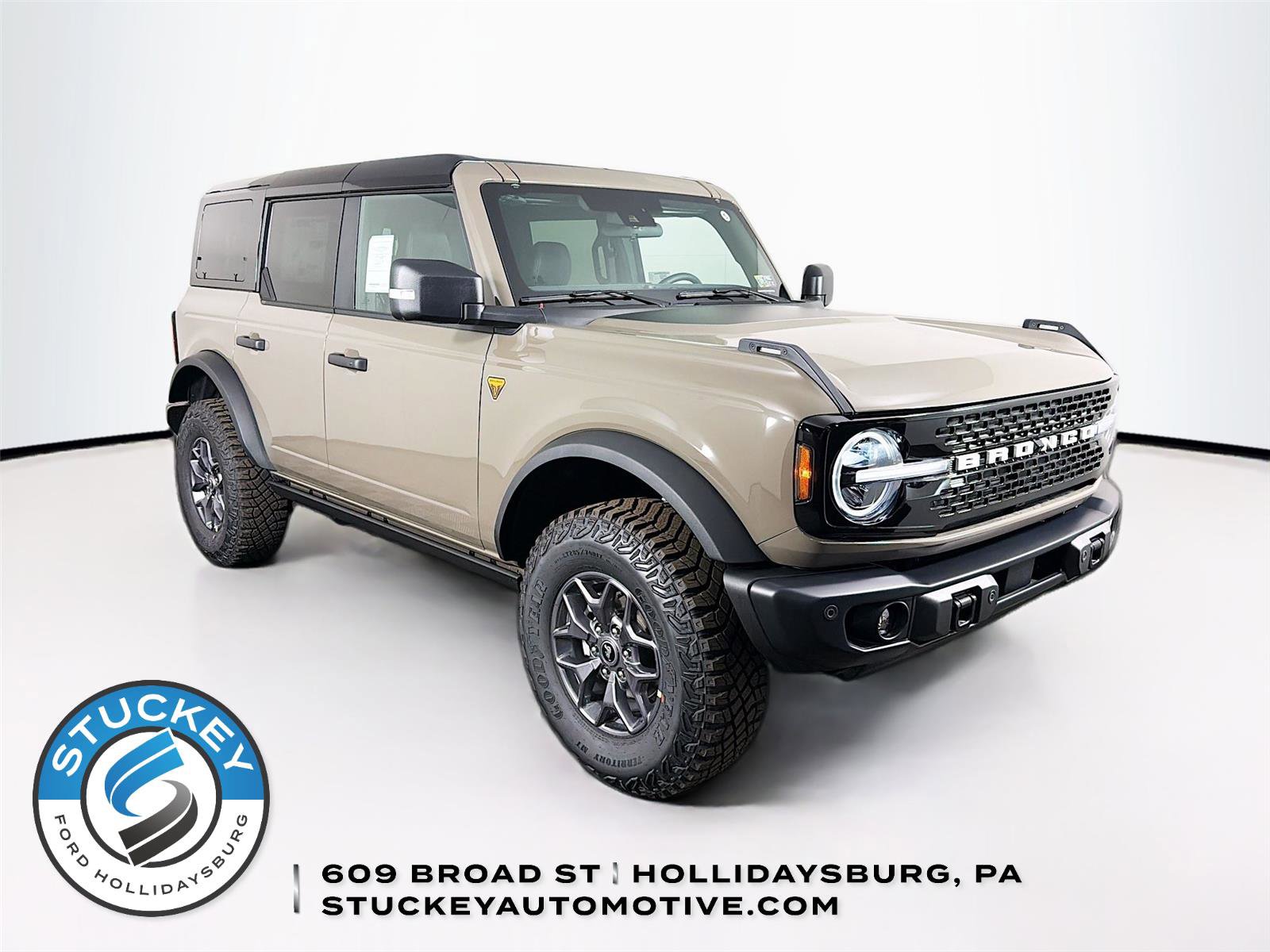 New 2025 Ford Bronco Badlands image 1