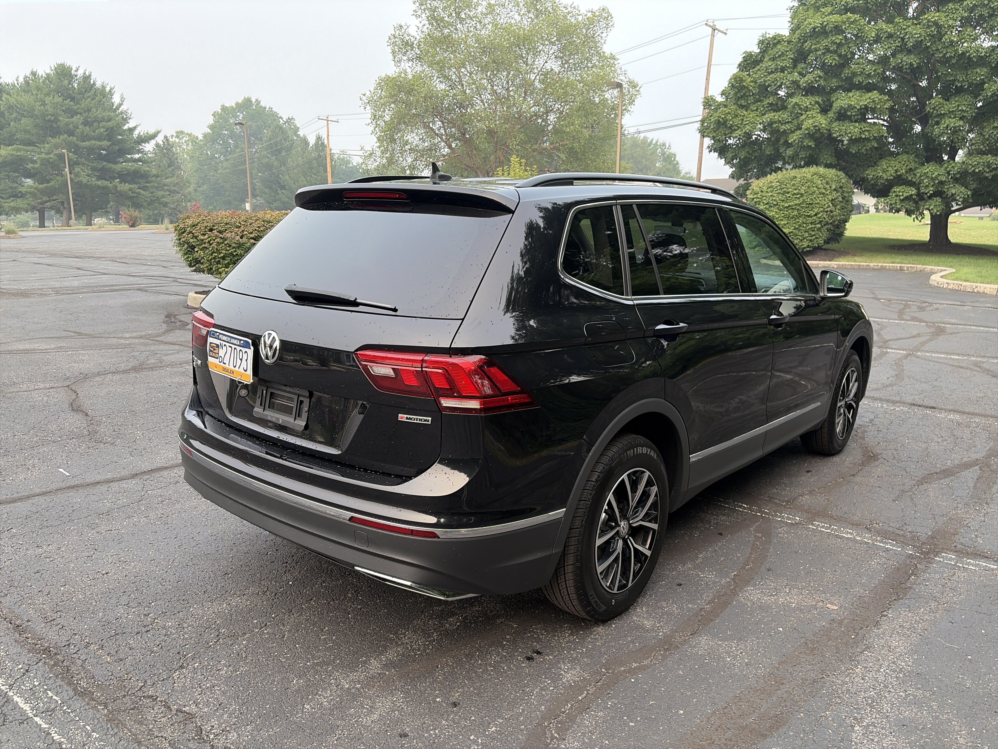 Used 2021 Volkswagen Tiguan SE w/ Panoramic Sunroof Package AWD/4WD image 5