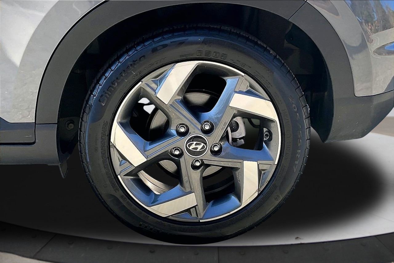 Used 2023 Hyundai Venue SEL w/ Cargo Package image 33