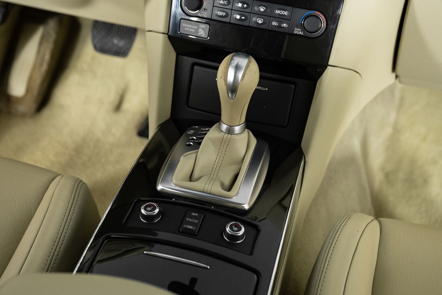 Used 2014 INFINITI QX70 AWD w/ Premium Package image 38