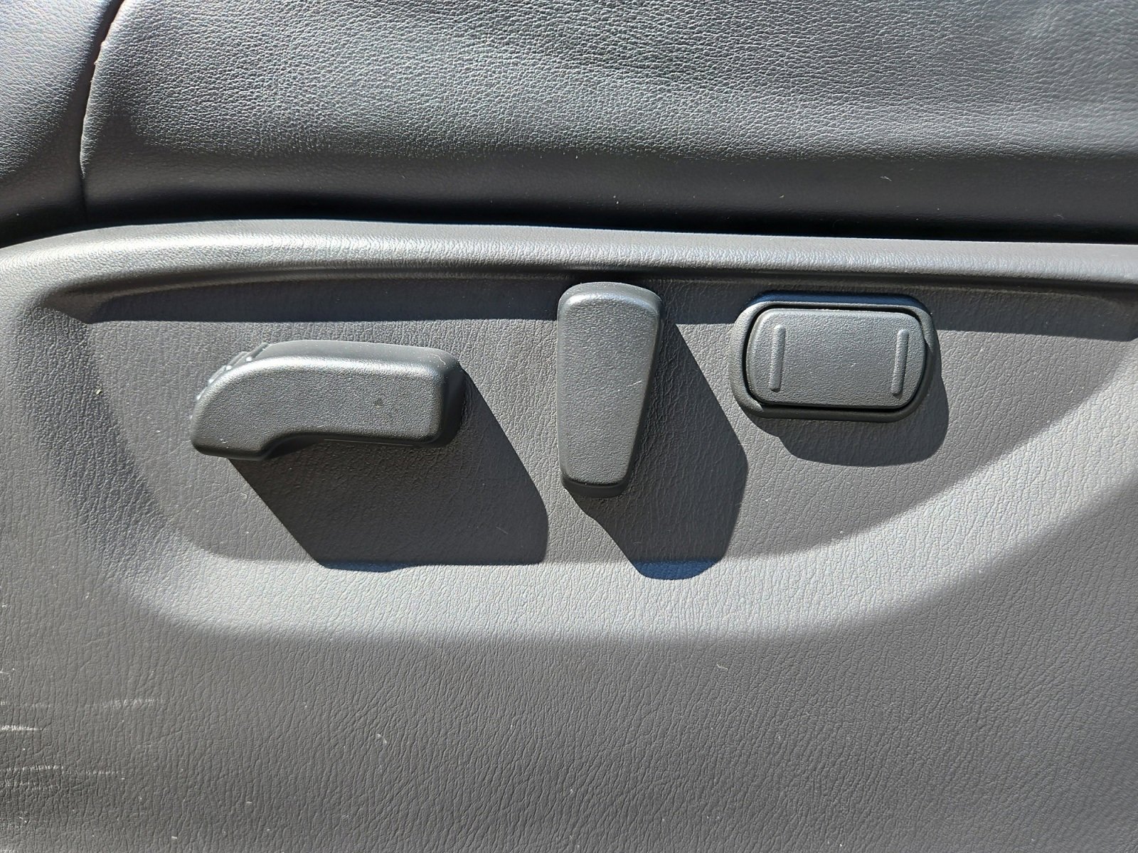 Used 2024 Nissan Armada SV image 22