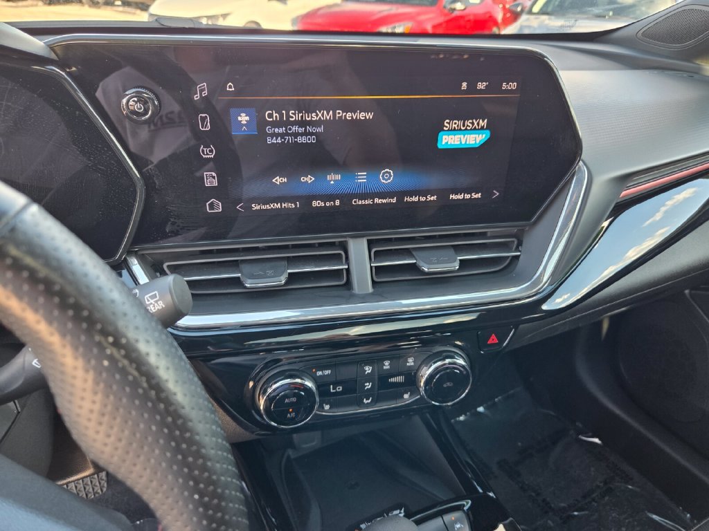 Used 2024 Chevrolet Trax RS w/ Sunroof Package FWD image 24