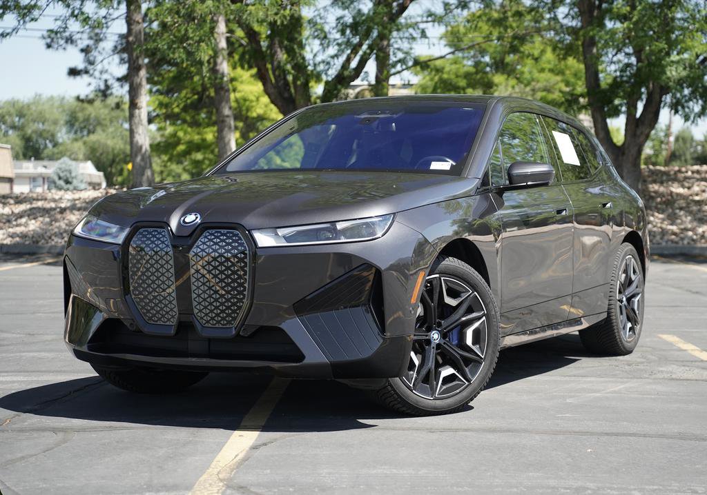 Certified 2024 BMW iX xDrive50 w/ Premium Package AWD/4WD image 1