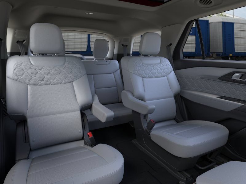New 2026 Ford Explorer Platinum w/ LUX Leather Package AWD/4WD image 11