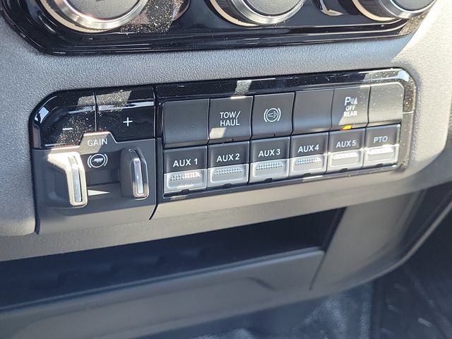 New 2026 RAM 3500 Tradesman w/ Chrome Appearance Group A AWD/4WD image 32