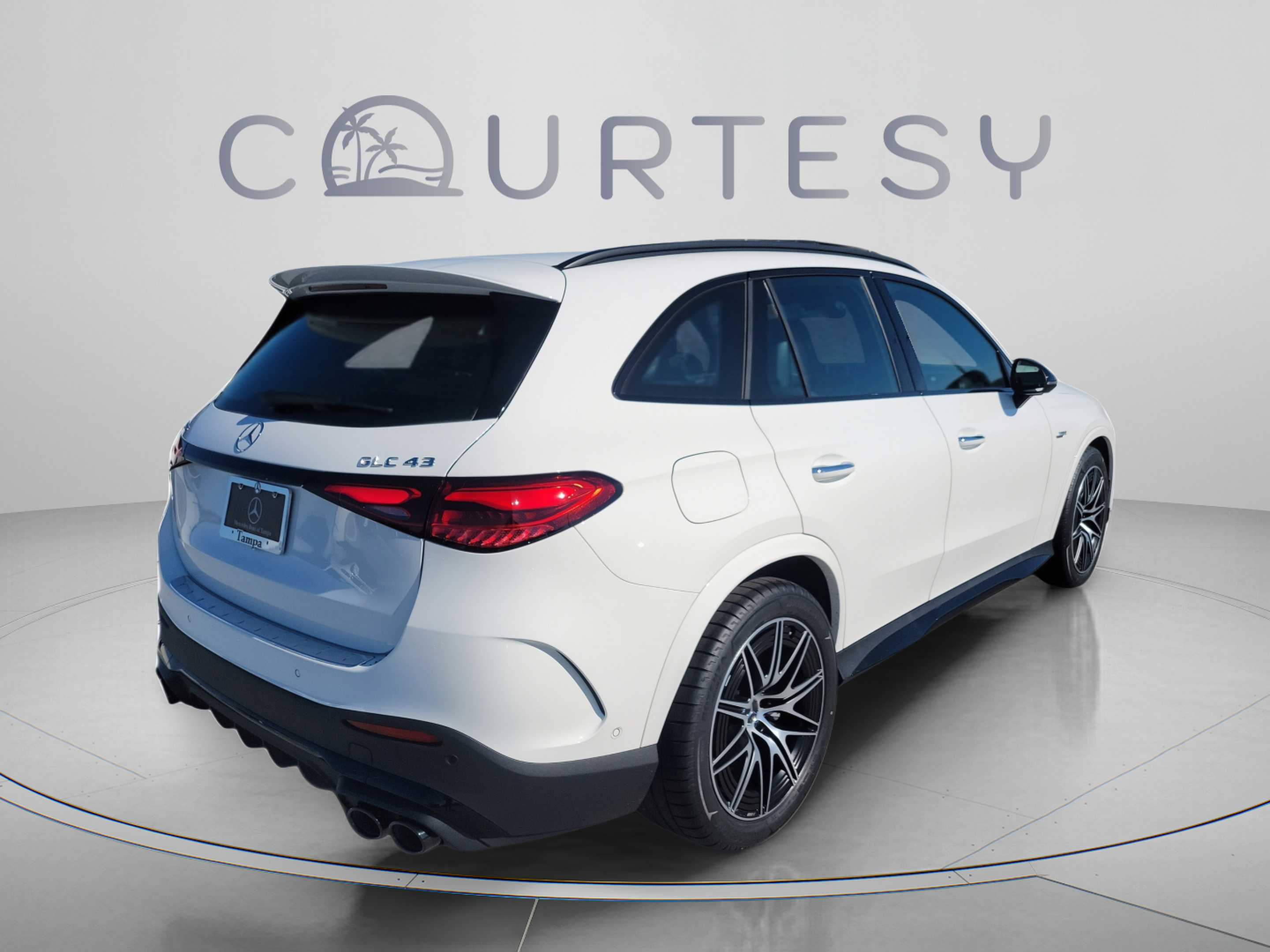Certified 2026 Mercedes-Benz GLC 43 AMG 4MATIC image 4