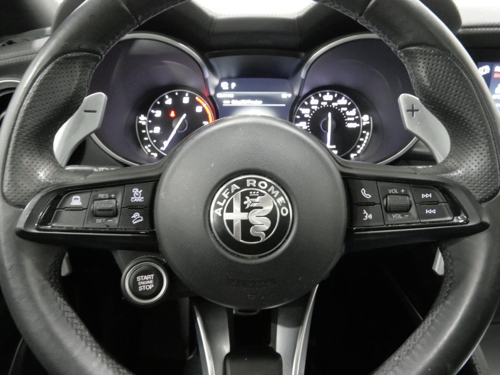 Used 2023 Alfa Romeo Stelvio Veloce AWD/4WD image 17