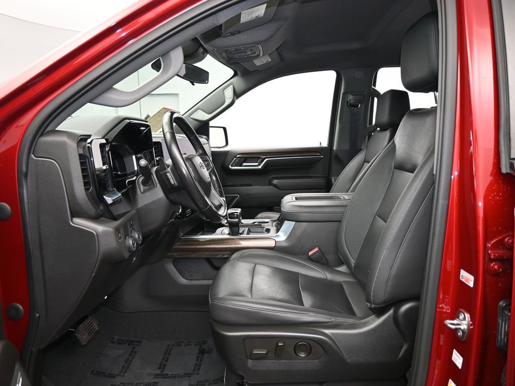 Used 2022 Chevrolet Silverado 1500 RST w/ Convenience Package II image 11