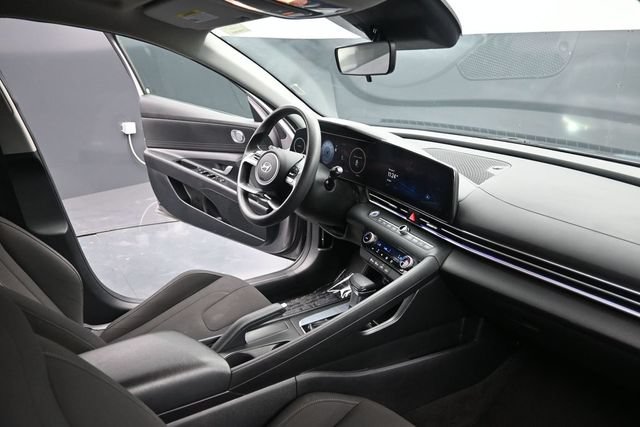 Used 2024 Hyundai Elantra SEL FWD image 37
