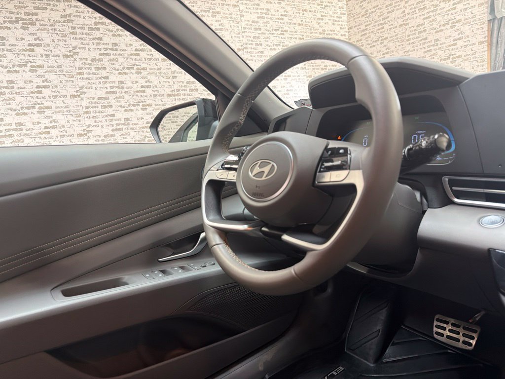 Certified 2026 Hyundai Elantra Sport FWD image 17