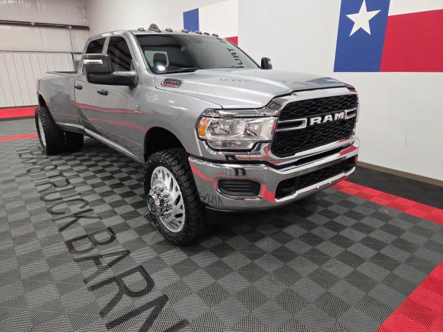 Used 2024 RAM 3500 Tradesman w/ Chrome Appearance Group image 11