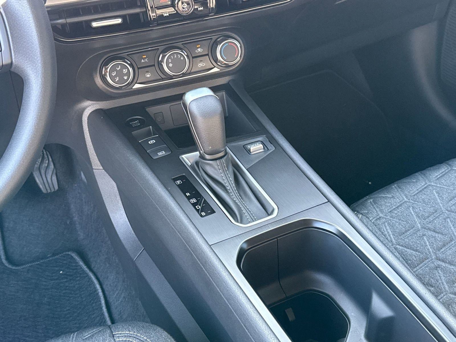 Used 2025 Nissan Kicks SV image 17