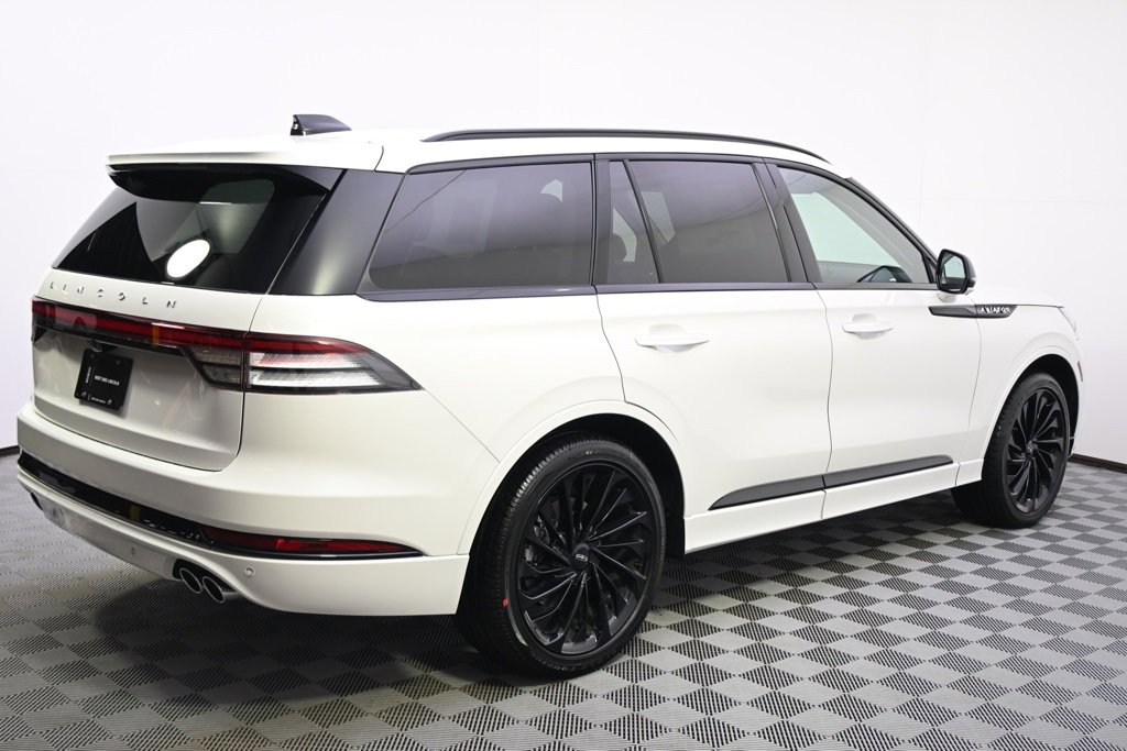 New 2026 Lincoln Aviator Reserve image 7