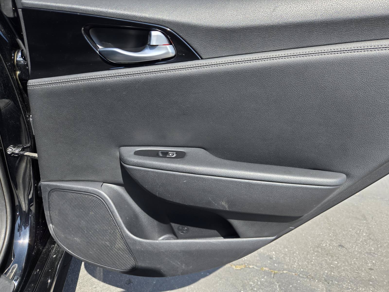 Used 2019 Kia Stinger RWD image 30