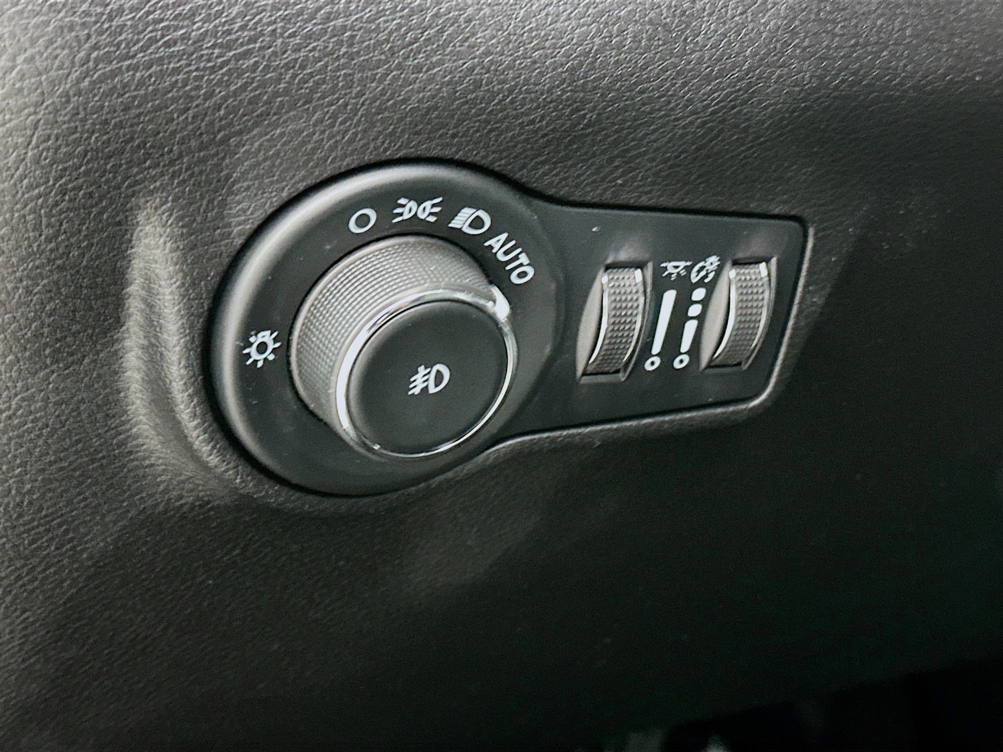 Used 2022 Jeep Compass Latitude AWD/4WD image 17