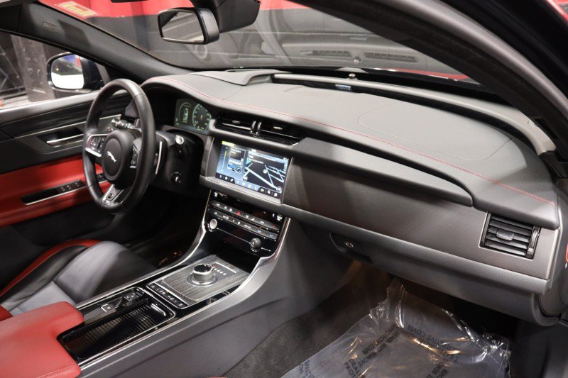 Used 2018 Jaguar XF First Edition AWD/4WD image 45