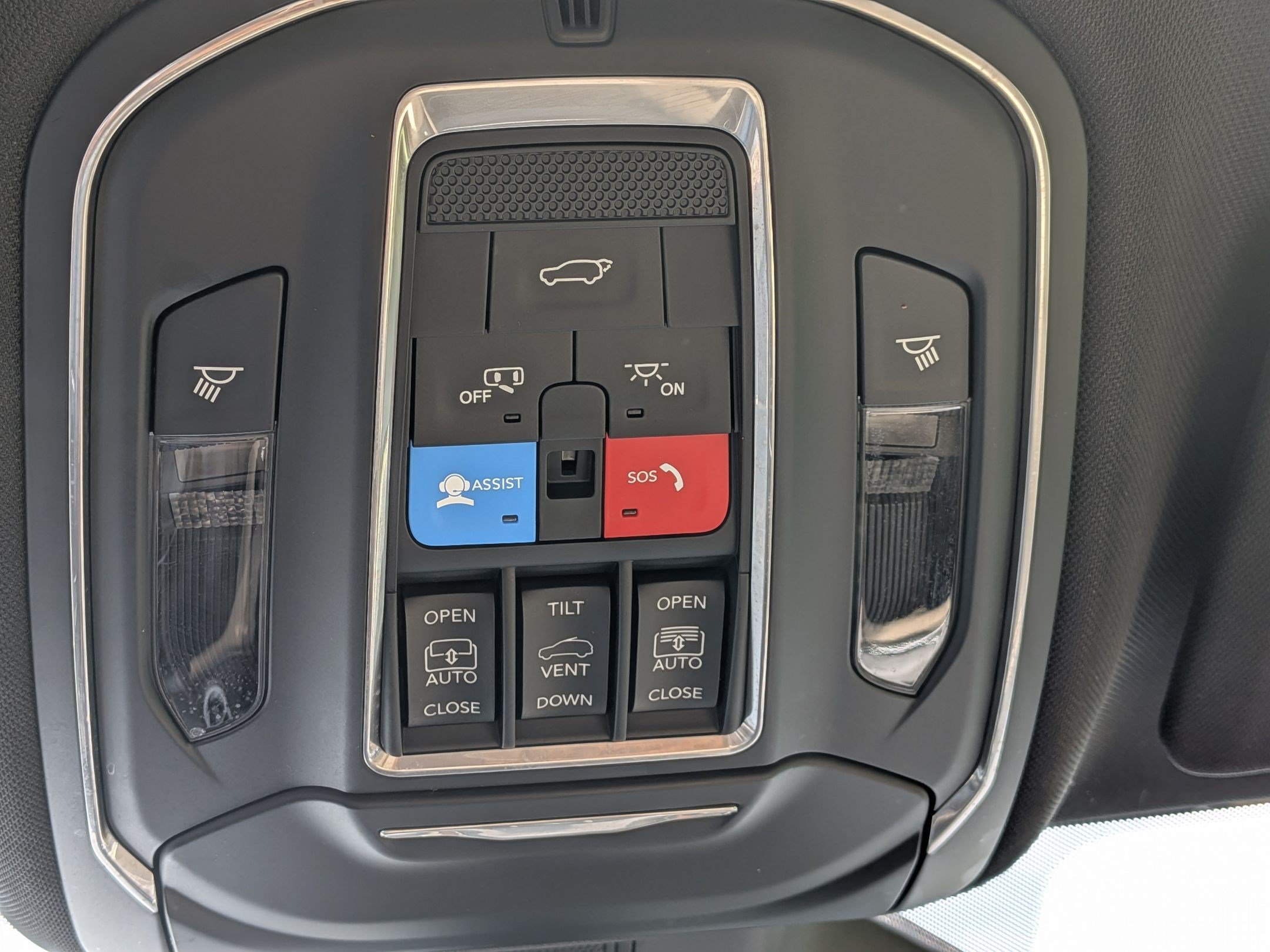 Used 2025 Jeep Grand Cherokee Limited w/ Luxury Tech Group II AWD/4WD image 17