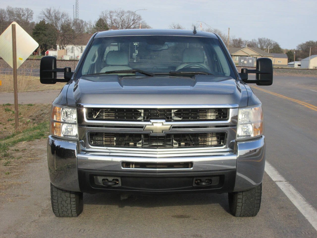 Used 2008 Chevrolet Silverado 2500 LT w/ Safety Package AWD/4WD image 3