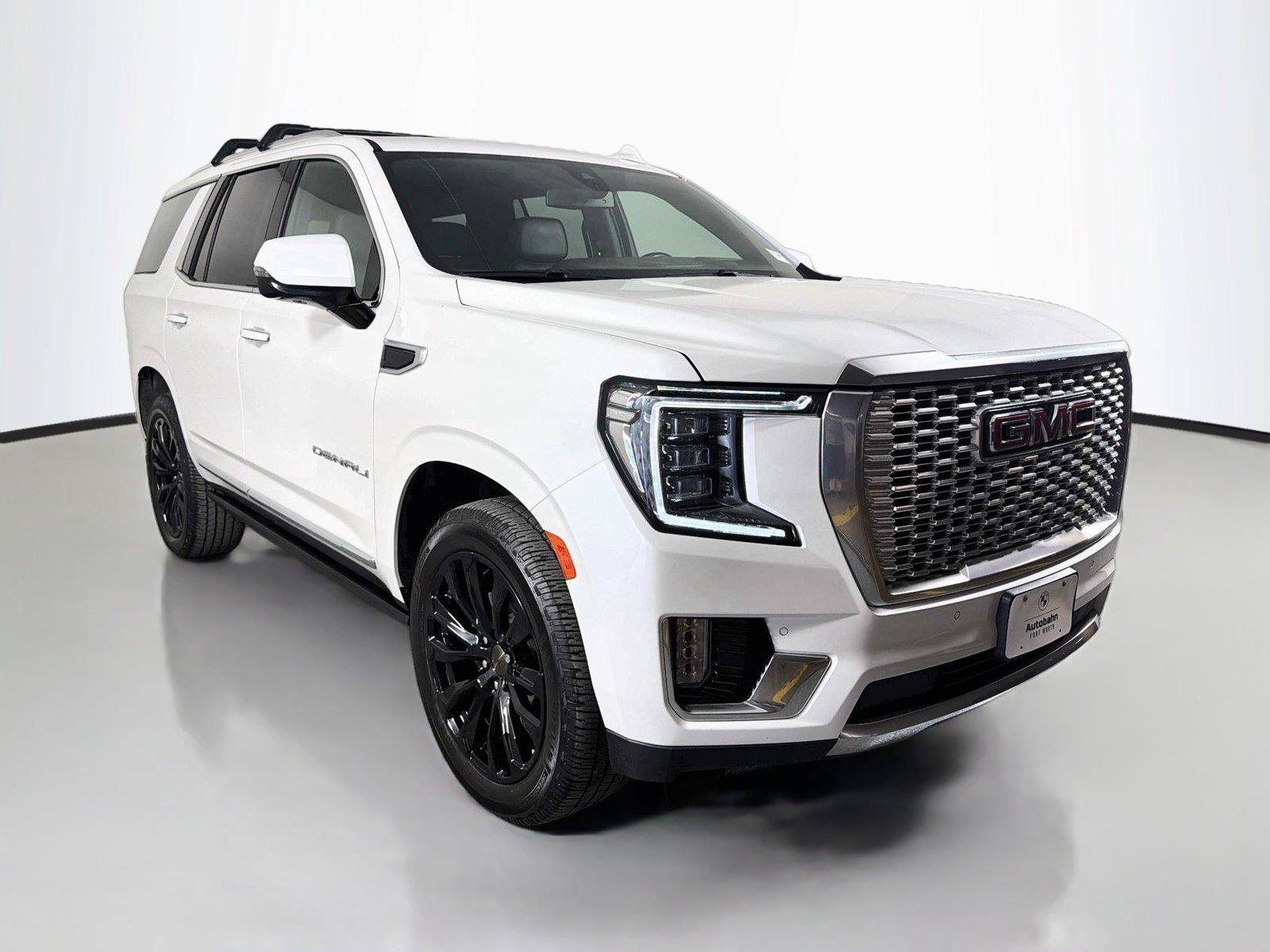 Used 2022 GMC Yukon Denali AWD/4WD image 3