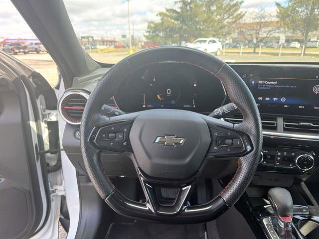 Used 2024 Chevrolet Trax RS image 11