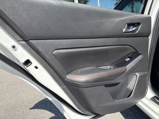 Used 2023 Nissan Altima 2.5 SR image 13