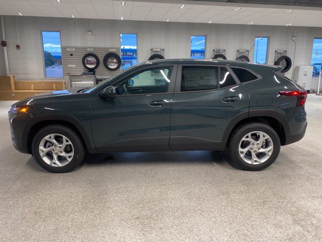 New 2026 Chevrolet Trax LS w/ LS Convenience Package FWD image 9
