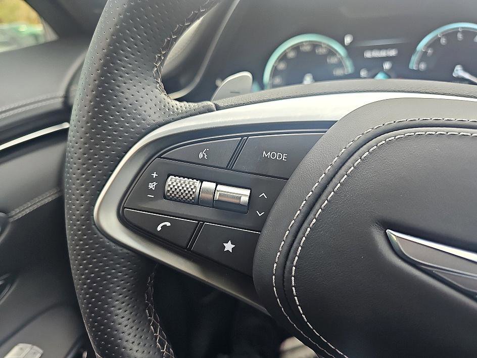 Used 2025 Genesis GV70 3.5T Sport w/ Sport Prestige Package image 24