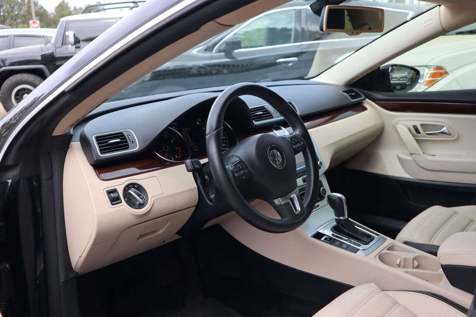 Used 2012 Volkswagen CC Lux Plus image 8