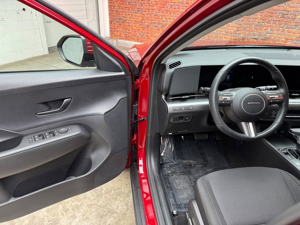 Used 2025 Hyundai Kona SEL AWD/4WD image 8