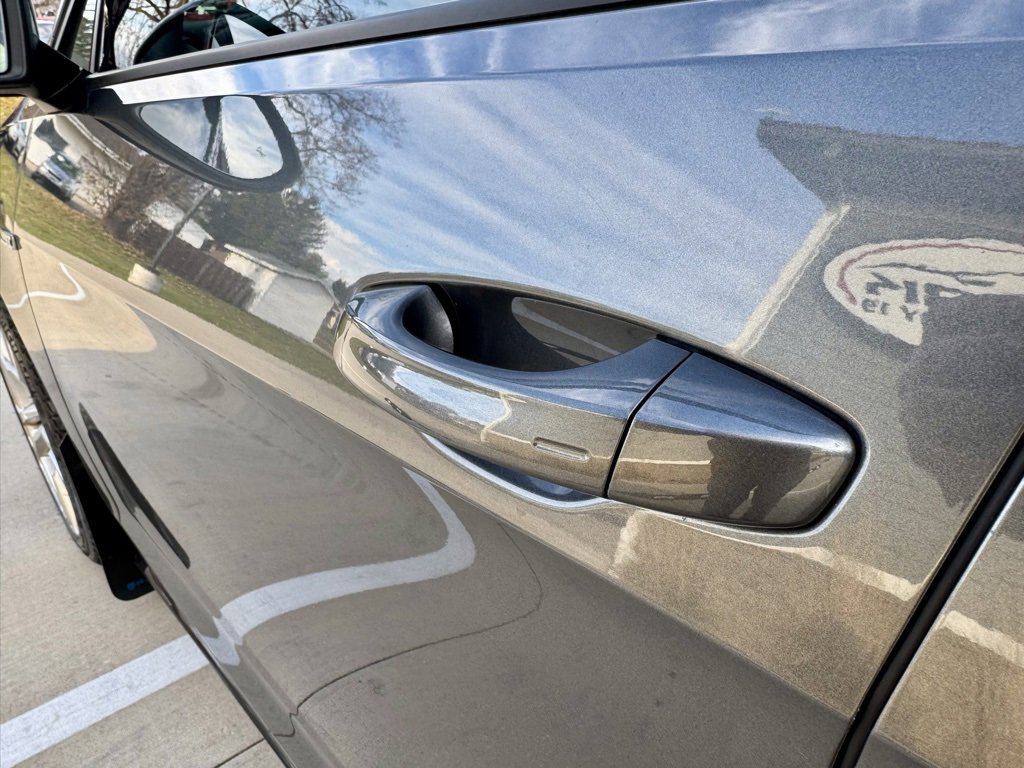 Used 2019 Volkswagen Golf R 4-Door image 11