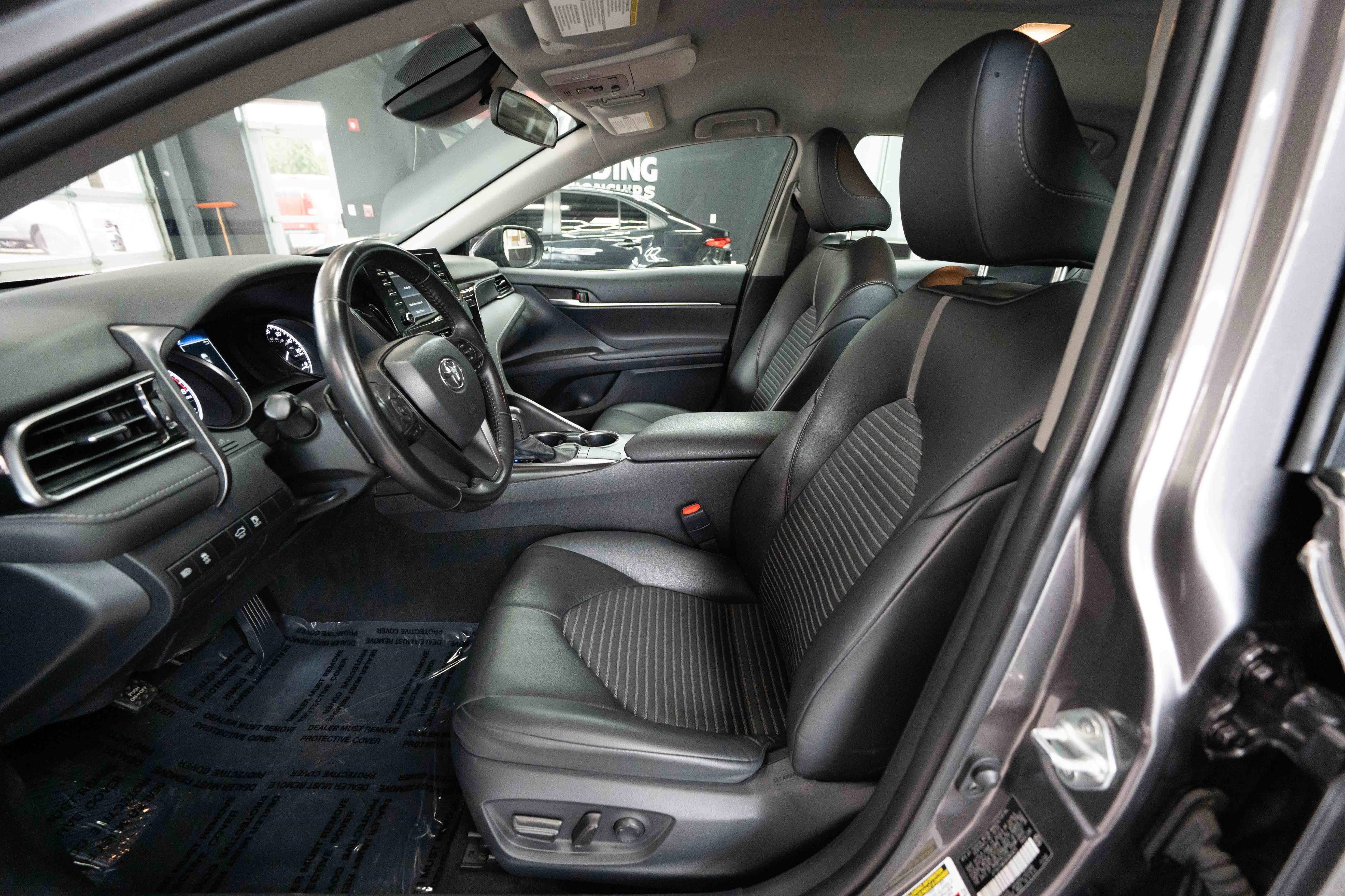 Used 2024 Toyota Camry SE image 9