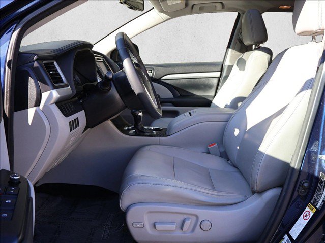 Used 2015 Toyota Highlander XLE AWD/4WD image 20