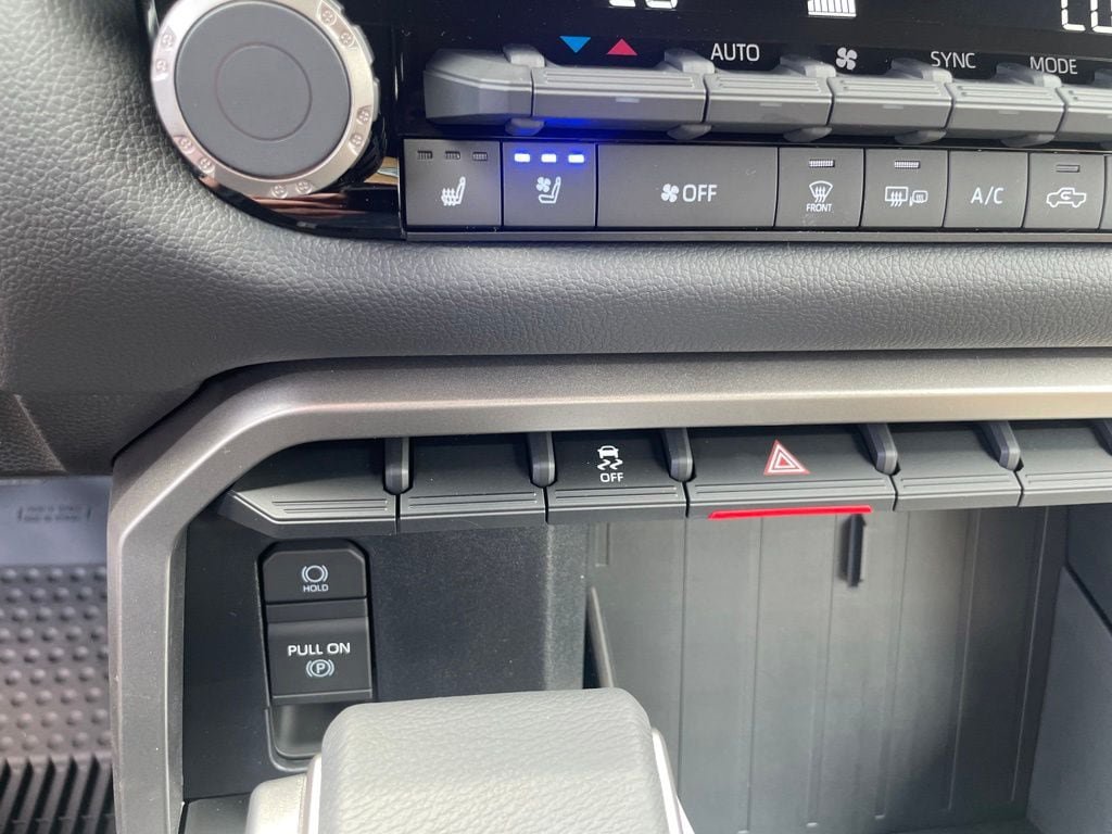 New 2026 Toyota Tundra Limited AWD/4WD image 20
